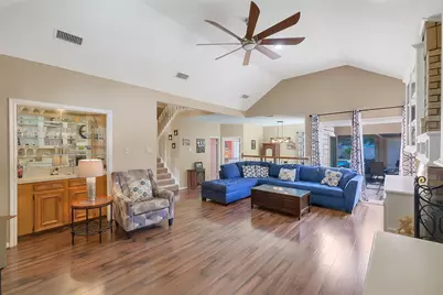 910 Millpond Drive, Sugar Land, TX 77498 - Photo 8
