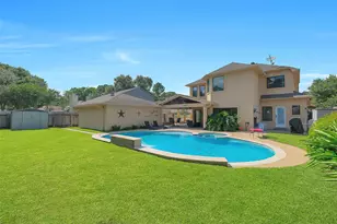 910 Millpond Dr, Sugar Land, TX 77498 - Photo 40