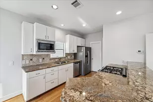 9710 Riddlewood Ln, Houston, TX 77025 - Photo 12