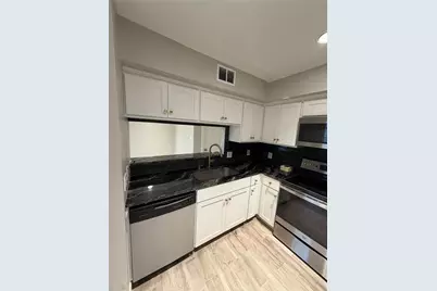 11002 Hammerly Boulevard #171, Houston, TX 77043 - Photo 10