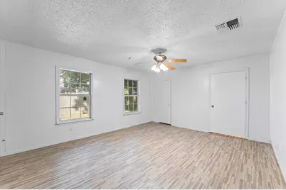 512 E Gulf Street, Baytown, TX 77520 - Photo 6