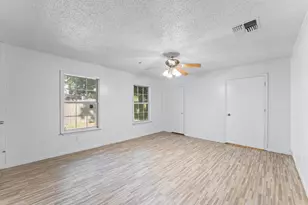 512 E Gulf St, Baytown, TX 77520 - Photo 6