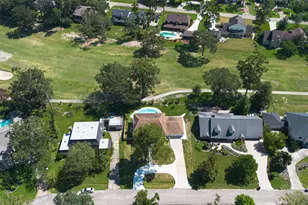 559 Hampton Rd, Conroe, TX 77302 - Photo 48