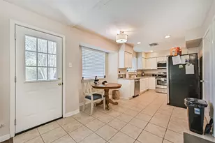 1104 Lost River Dr, Friendswood, TX 77546 - Photo 12