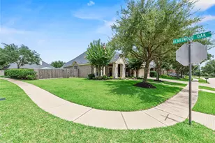 15814 Applerock Tr, Cypress, TX 77433 - Photo 2