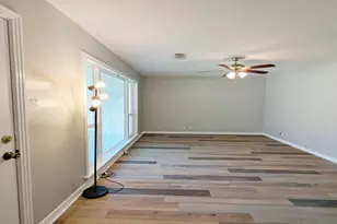 102 Pin Oak Ln, Liberty, TX 77575 - Photo 6