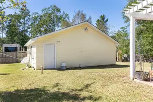 215 W Wildwood Dr N, Village Mills, TX 77663 - Photo 8