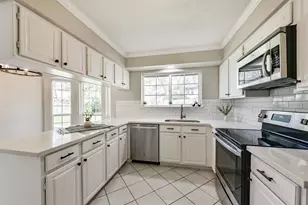 4107 Valley Haven Dr, Kingwood, TX 77339 - Photo 2