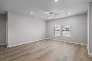 2534 N Heritage Dr, Dayton, TX 77535 - Photo 10