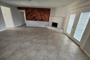 2310 Heather St, Highlands, TX 77562 - Photo 2