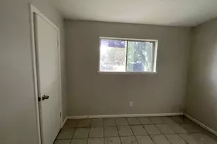 2310 Heather St, Highlands, TX 77562 - Photo 8