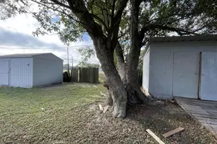 2310 Heather St, Highlands, TX 77562 - Photo 16