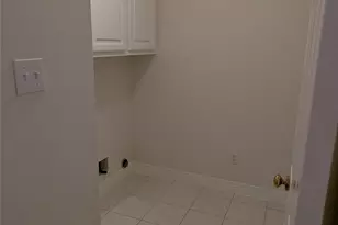 1902 Pepper Tree Ct, Sugar Land, TX 77479 - Photo 8