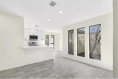 8726 Wildforest Drive, Houston, TX 77088 - Photo 10