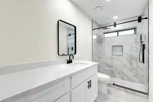 8726 Wildforest Dr, Houston, TX 77088 - Photo 18