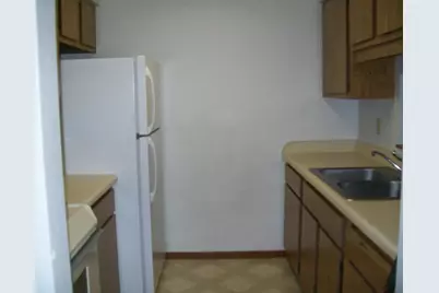 400 SW Remmele Street, Sleepy Eye, MN 56085 - Photo 4