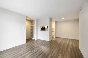 8701 Town Park Dr, Houston, TX 77036 - Photo 4