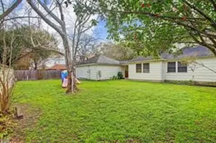 10210 Great Plains Ln, Houston, TX 77064 - Photo 2