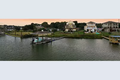 2009 Oceanview Drive, Seabrook, TX 77586 - Photo 2