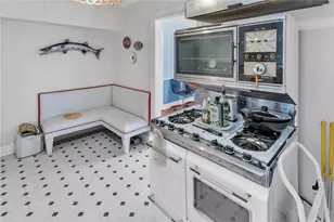 4309 Ursuline St, Galveston, TX 77550 - Photo 10