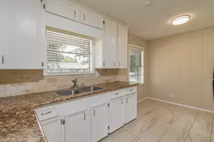 1509 N San Jacinto St, Conroe, TX 77301 - Photo 10