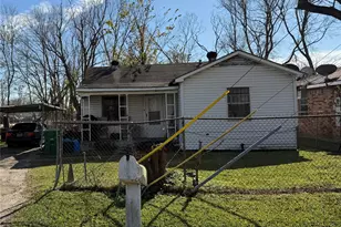 7994 Sparta St, Houston, TX 77028 - Photo 1
