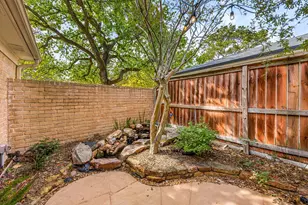 1803 Briarpark Dr, Houston, TX 77042 - Photo 36