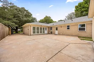 1803 Briarpark Dr, Houston, TX 77042 - Photo 28