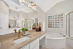 10 Surrey Run Pl, The Woodlands, TX 77384 - Photo 24