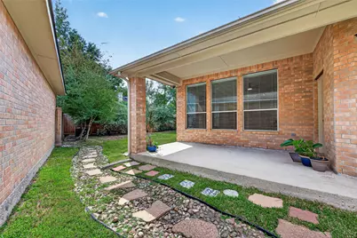 10 Surrey Run Place, The Woodlands, TX 77384 - Photo 32