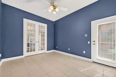 10 Surrey Run Place, The Woodlands, TX 77384 - Photo 6