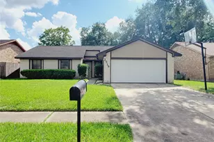 2518 Sage Brush Ln, Sugar Land, TX 77479 - Photo 2