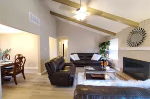 2518 Sage Brush Ln, Sugar Land, TX 77479 - Photo 4