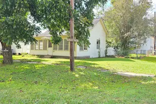 2500 Avenue H, Bay City, TX 77414 - Photo 20