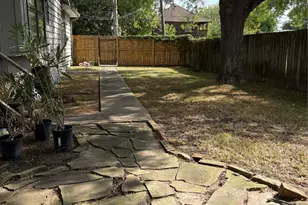 302 West Dr, Kemah, TX 77565 - Photo 4