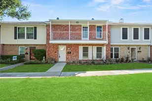 14249 Lost Meadow Ln, Houston, TX 77079 - Photo 2