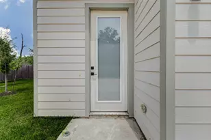 5727 Elysium St, Houston, TX 77091 - Photo 2