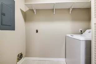 3654 Ocee St, Houston, TX 77063 - Photo 16
