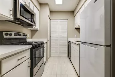3654 Ocee Street, Houston, TX 77063 - Photo 12