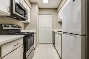 3654 Ocee St, Houston, TX 77063 - Photo 12