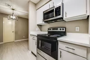 3654 Ocee St, Houston, TX 77063 - Photo 12