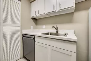 3654 Ocee St, Houston, TX 77063 - Photo 14
