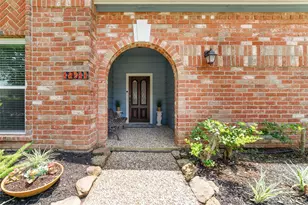 12511 Meadow Lake Dr, Houston, TX 77077 - Photo 2