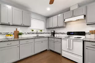 5209 Plum Dr, Houston, TX 77087 - Photo 4