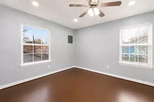 5209 Plum Dr, Houston, TX 77087 - Photo 10