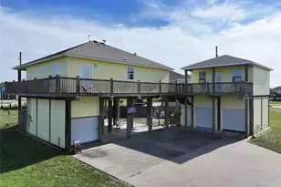2426 Sand Bar Ln, Crystal Beach, TX 77650 - Photo 2