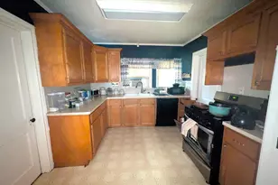 303 E Livingston St, San Augustine, TX 75972 - Photo 4