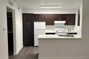 12735 Whittington Dr, Houston, TX 77077 - Photo 4