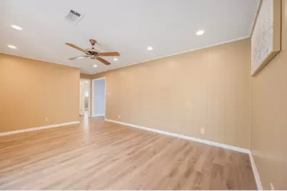 8314 Edgemoor Drive, Houston, TX 77036 - Photo 12
