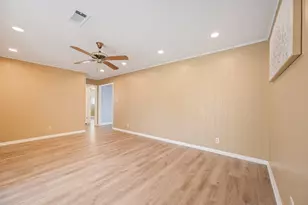 8314 Edgemoor Dr, Houston, TX 77036 - Photo 12